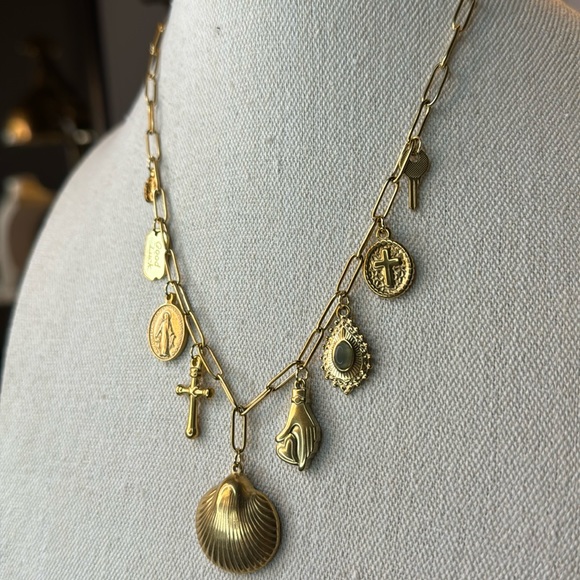 Divine Being 🌟 single layer stainless charm necklace on 18kt gold plated chain - Picture 5 of 7